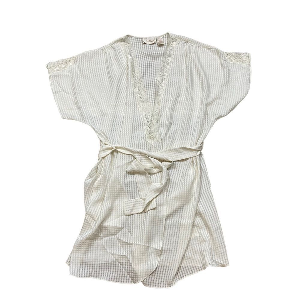 Vintage Delicates Brand Off White Waffle Like Texture Short Robe with Belt‎ Med